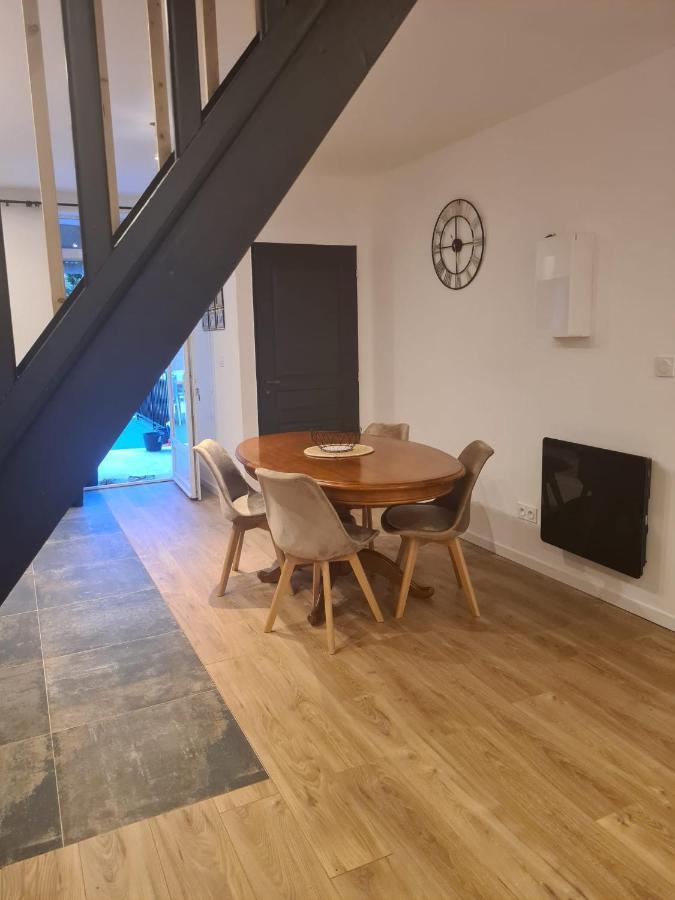 Magnifique Appartement Avec Terrasse Besseges Exterior foto