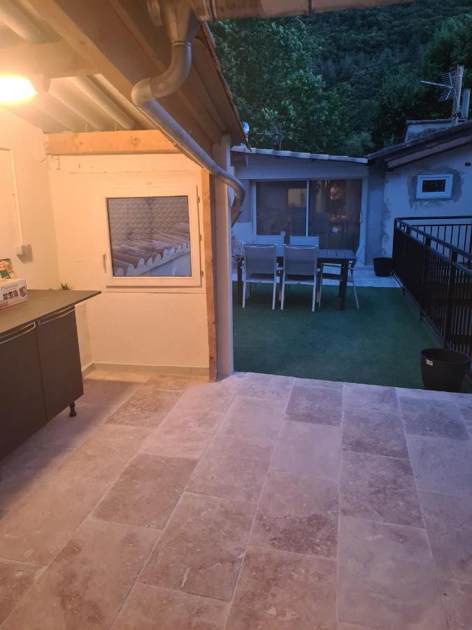 Magnifique Appartement Avec Terrasse Besseges Exterior foto